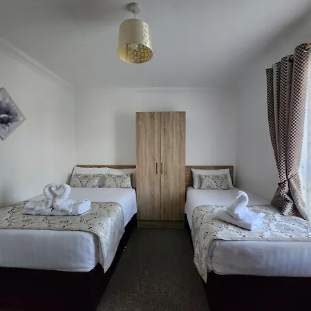 בית אירוח Park View With Free Minibar Tea&coffee